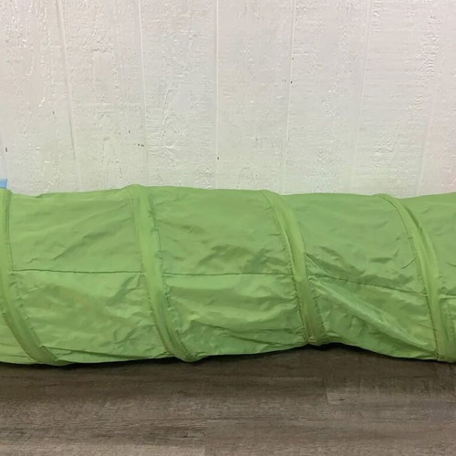 Play tunnel toy in excellent condition