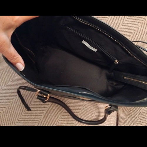 H&M leatherette shoulder bag like new, black