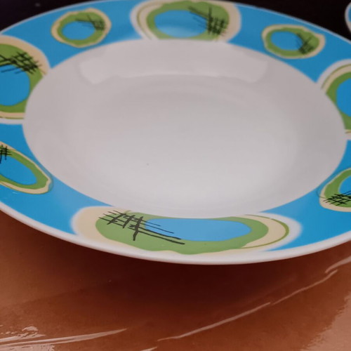 Set of 2 deep soup plates used