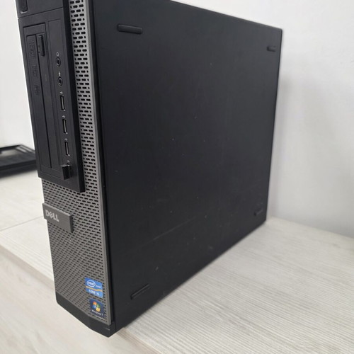 Desktop computer used, complete with monitor, keyboard and mouse