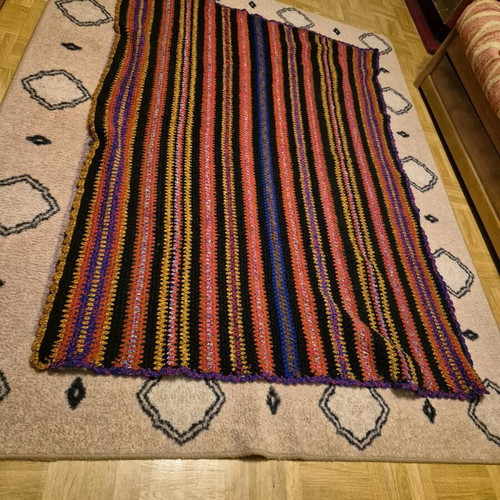 Woolen handmade blanket like new, knitted woven