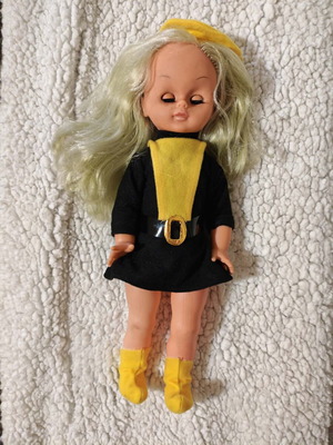Rare 70s doll like new without box