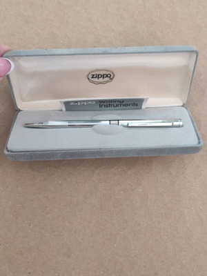 Zippo στυλό ασημί χρώμα σαν καινούργιο με βελούδινη γκρι θήκη