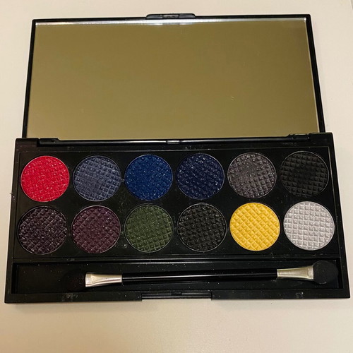 Sleek eyeshadow palettes like new, set of 6