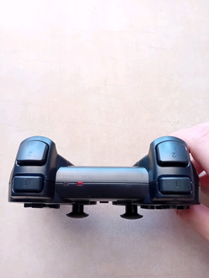 PS3 Compatible Controller like new, battery operated