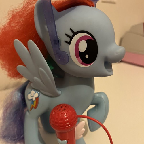 My Little Pony Singing Rainbow Dash figure used with microphone and music