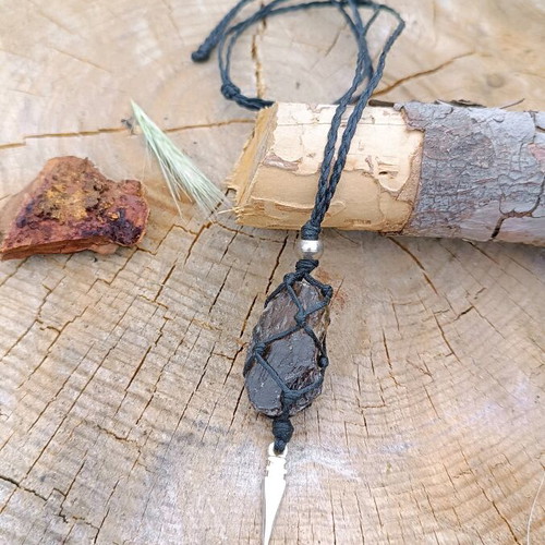 Macrame necklace with smoky quartz new, handmade unisex