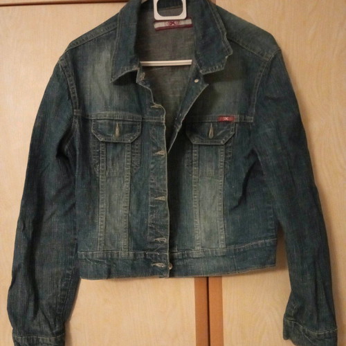 Denim jacket like new, size M, blue