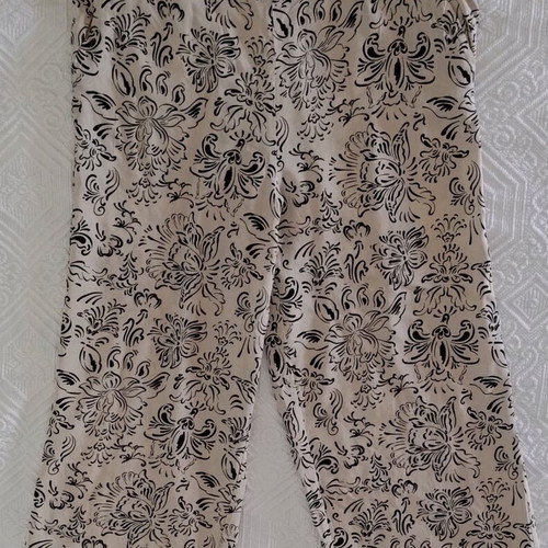 Capri pants like new, loose fit, summer, black and beige, size S