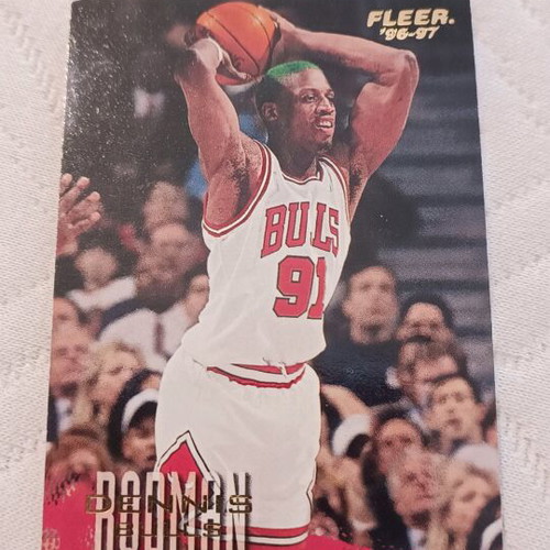 Dennis Rodman Fleer 96-97 and Topps 94 cards like new, 2 pieces