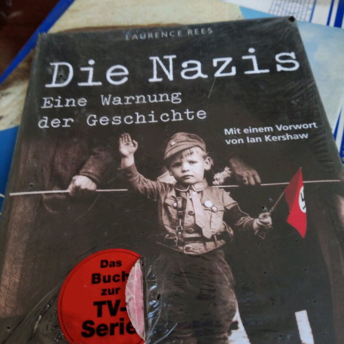 Collection of books about Hitler and Nazis like new, in German