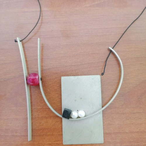 Alpaca necklace used, handmade with pearls and semi-precious stones