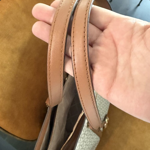 Michael Kors MK Signature Large Tote bag, vanilla and acorn