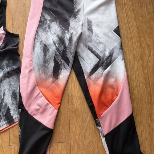 BodyTalk girls' sports set like new, black and pink