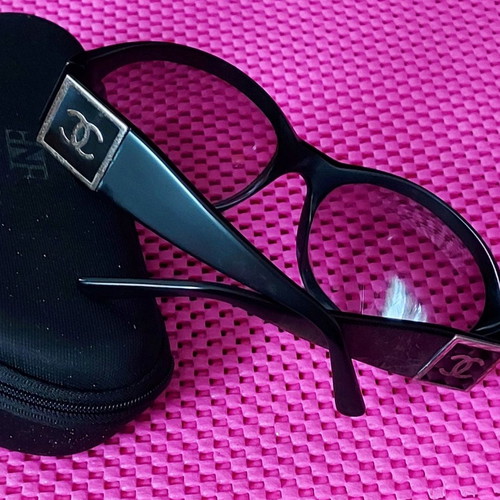 Chanel women's sunglasses used, black