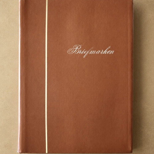 Collectible A4 stamp album, 32 pages, with 20 collectible cards