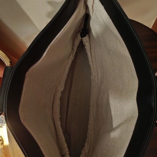 Mango tote shoulder bag like new, black with unique handle