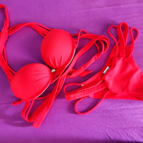 Med bikini coral like new, size Small, cup 70B