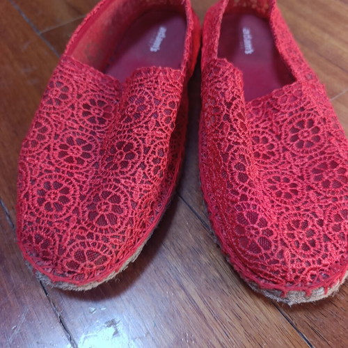 Red espadrilles with lace effect, size 38