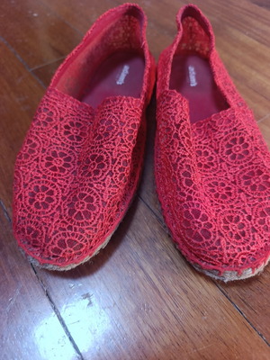 Red espadrilles with lace effect, size 38