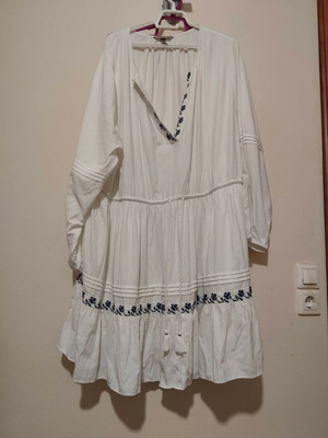 Φόρεμα H&M 3XL off-white με κεντημένες λεπτομέρειες σαν καινούργιο