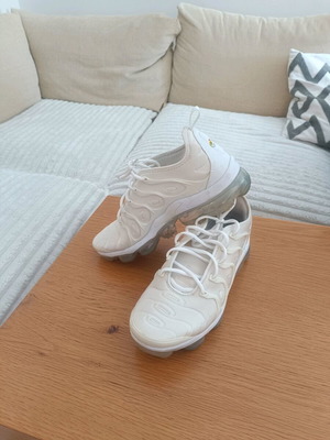 Nike Air Vapormax VM like new, white, size 45