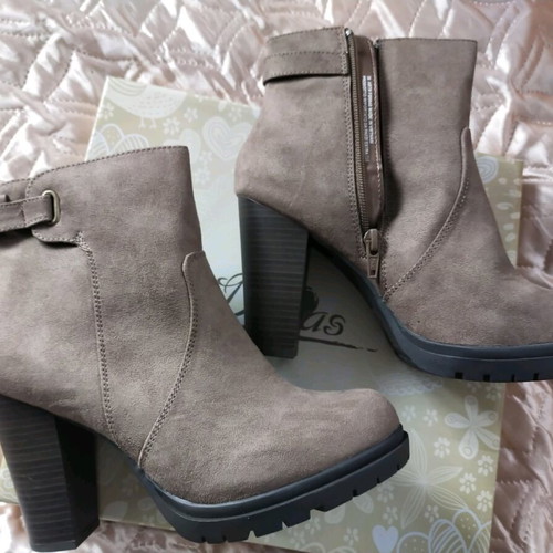 Women's boots with high heels new, Italian, size 38