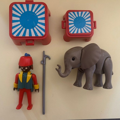 Playmobil Circus set 3519 with figure and elephant