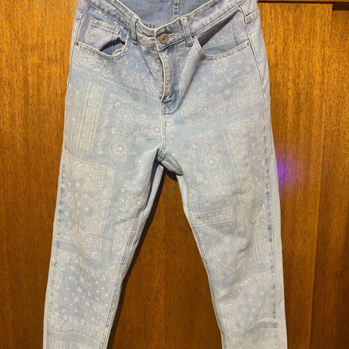Jeans size 32