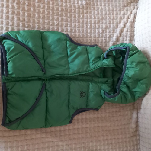 Benetton kids sleeveless vest like new, green with hood, for ages 3-4