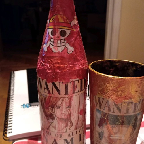 One Piece Wanted decorative bottles and glass like new