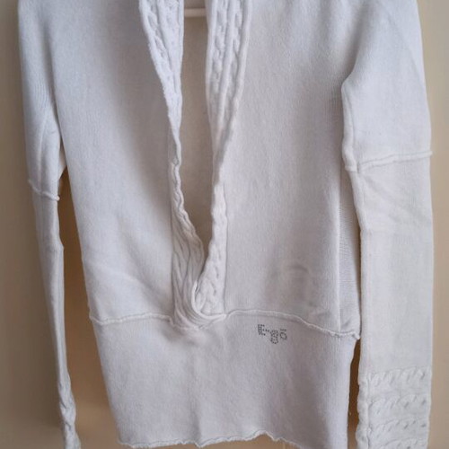 E-GO white women's pullover like new, size M with thick knit