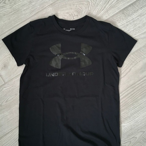 Under Armour graphic t-shirt women size M used, black