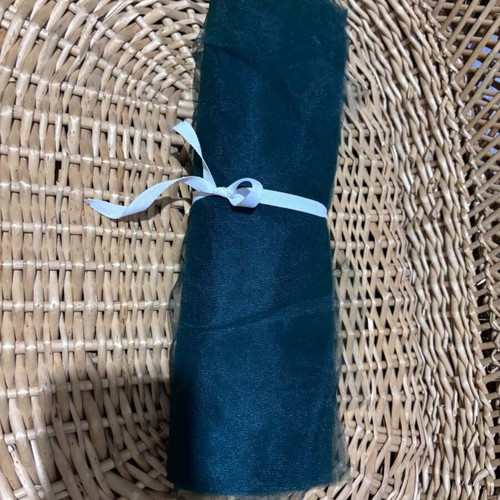 Tulle cut pieces in dark green and ecru, 90 pcs each, 35x35 cm