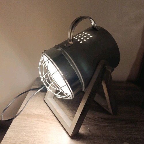 Grundig Table Lamp like new with E27 socket