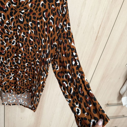 Blouse 3/4 sleeve size large like new