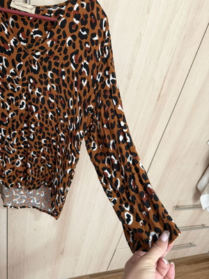 Blouse 3/4 sleeve size large like new