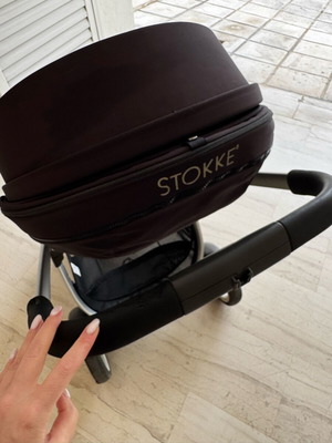Καρότσι Stokke Crusi μεταχειρισμένο σε απόχρωση Dark Navy με μαξιλαράκι