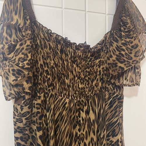 Leopard dress Mat Fashion like new, sizes L to XL