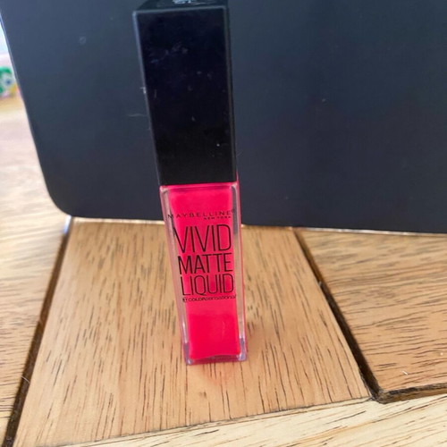 Maybelline Vivid Matte Liquid lip gloss number 15 Electric Pink like new
