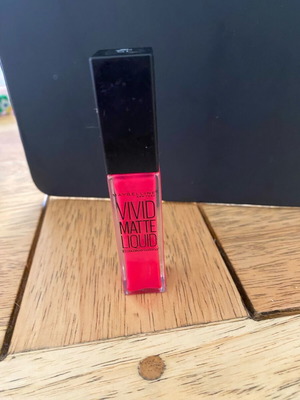 Maybelline Vivid Matte Liquid lip gloss number 15 Electric Pink like new