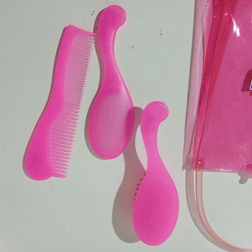 Sindy Hasbro 90's doll with mirror and brush in great condition