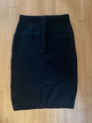 Vintage knitted skirt black like new, size S
