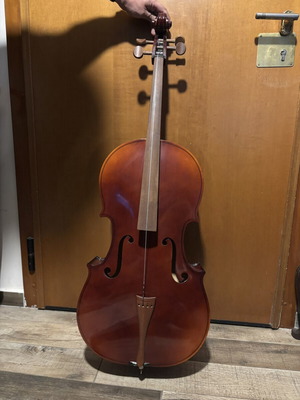 Student Cello 4/4 made in Czechoslovakia like new for repair project