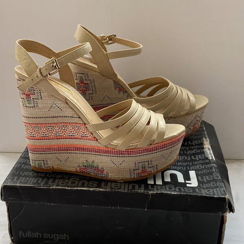 Fullah Sugah women's platform sandals size 39 like new beige pink