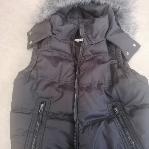 Sleeveless black jacket used with hood, size M