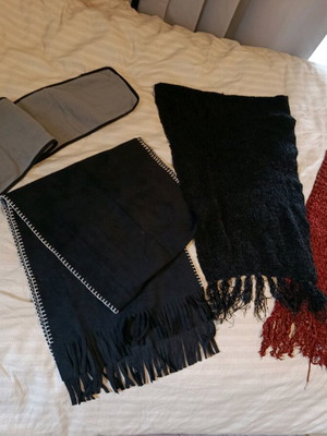 Women's scarves like new, pack of 4 multicolored, Gapkids