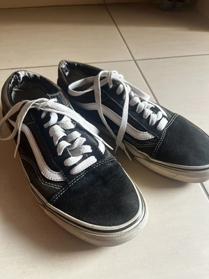 Vans sneakers, black and white, size 39