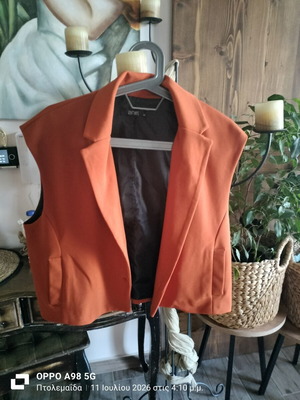 Anel Orange Vest like new, short with lapels