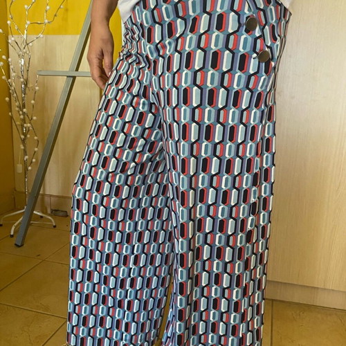 Women's pants like new, size M, multicolored with buttons